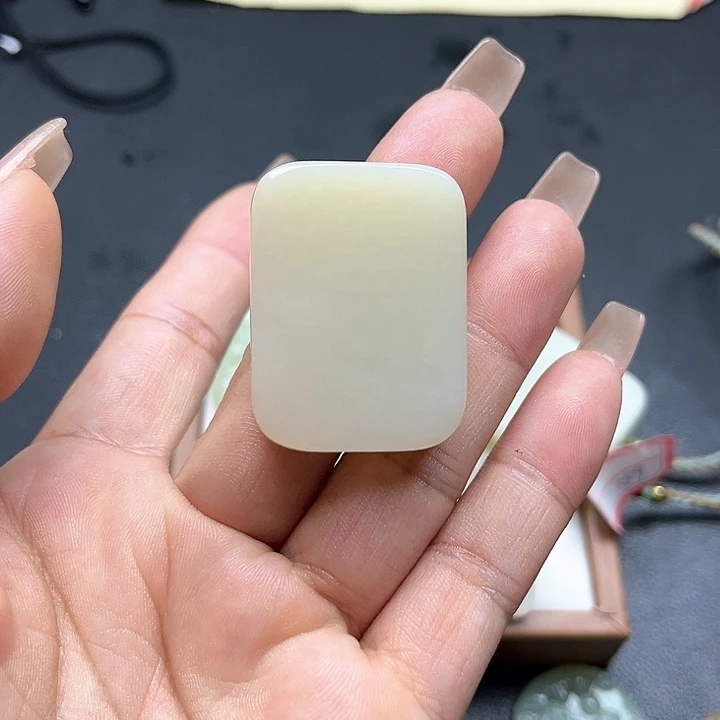 【闪购商品】颈饰未镶嵌和田玉闫*呐