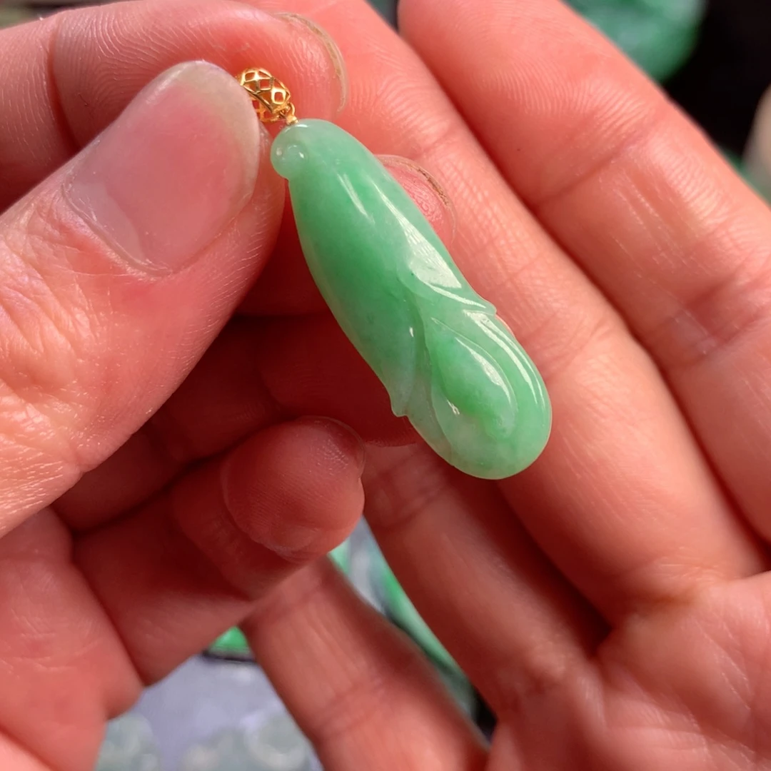 颈饰18K金镶嵌翡翠翡翠