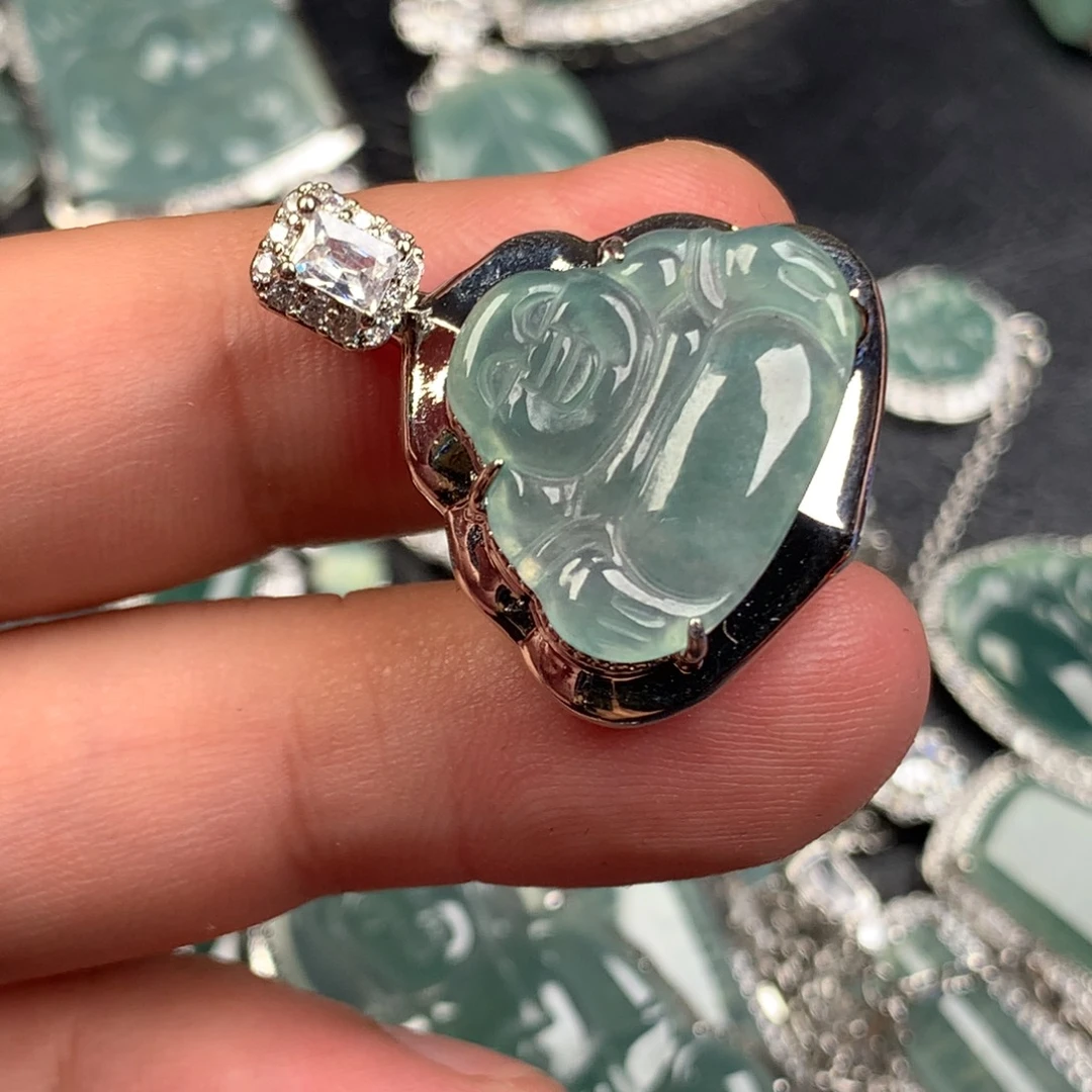 翡翠未镶嵌颈饰佛公