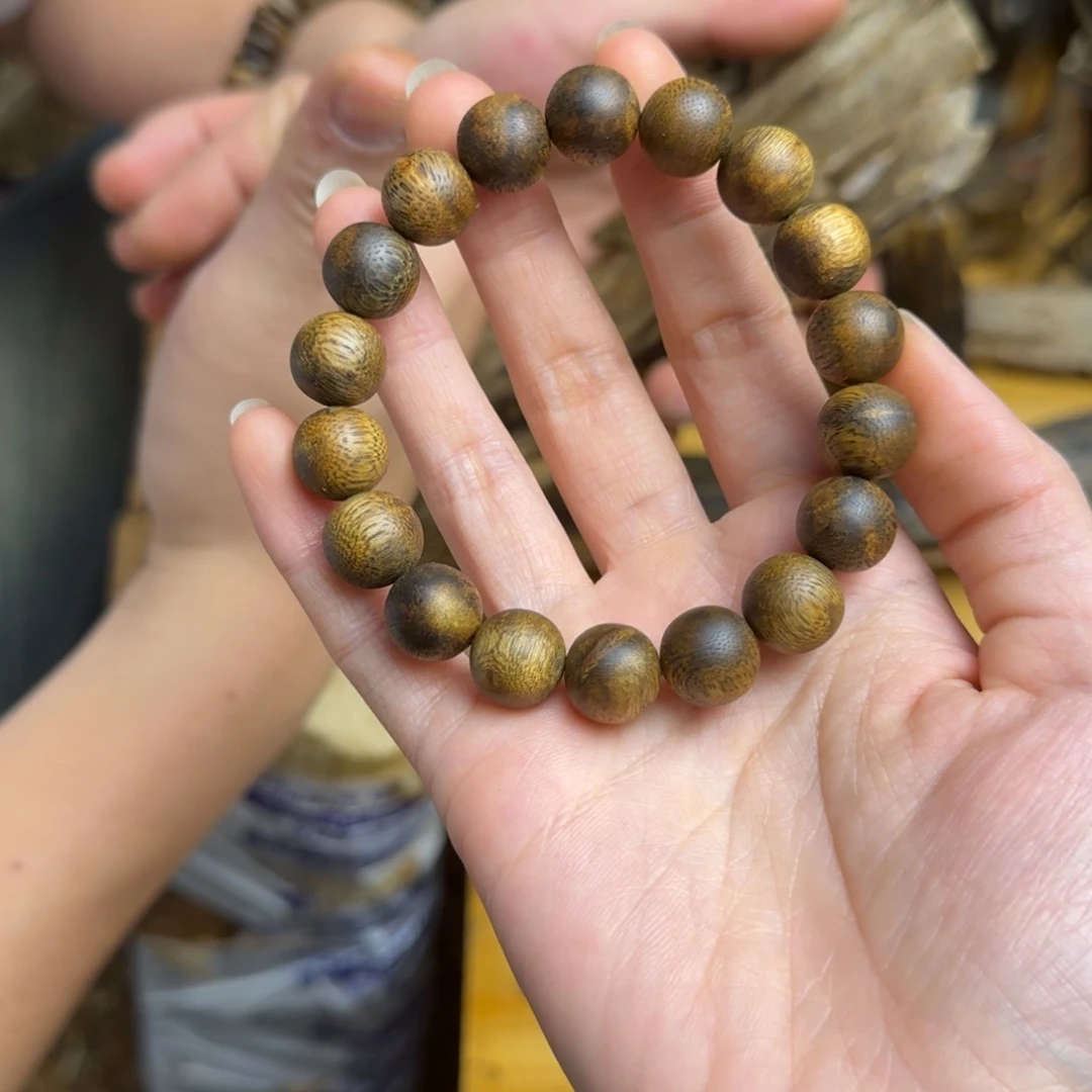 沉香手串白棋圆珠1.2-13克一条