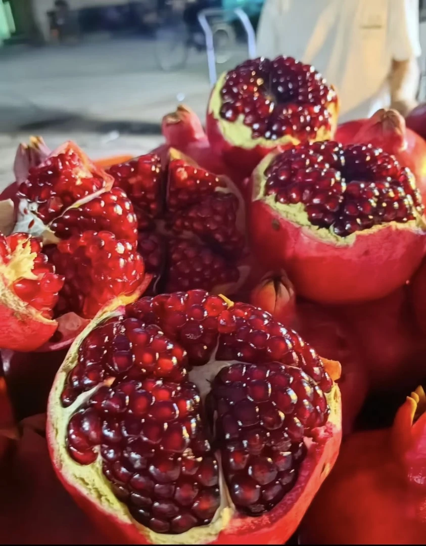 新疆伽师县软籽石榴新鲜现摘当季水果