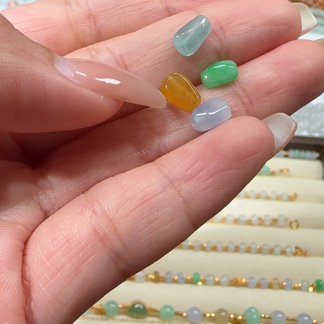 翡翠未镶嵌手链随行