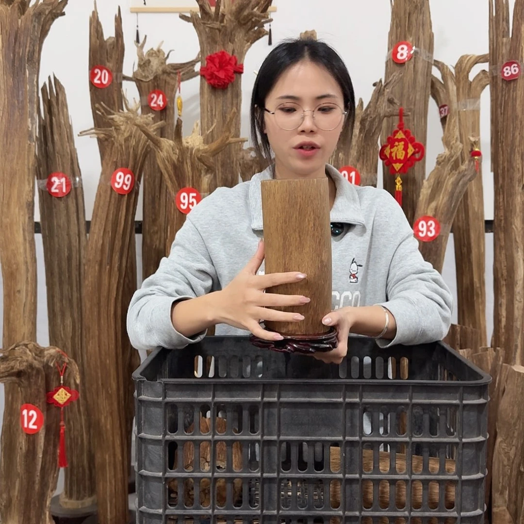 沉香碎屑沉香原材料