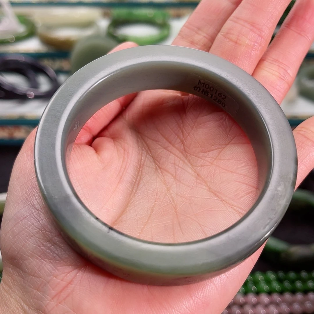 和田玉手镯未镶嵌碧玉57➕