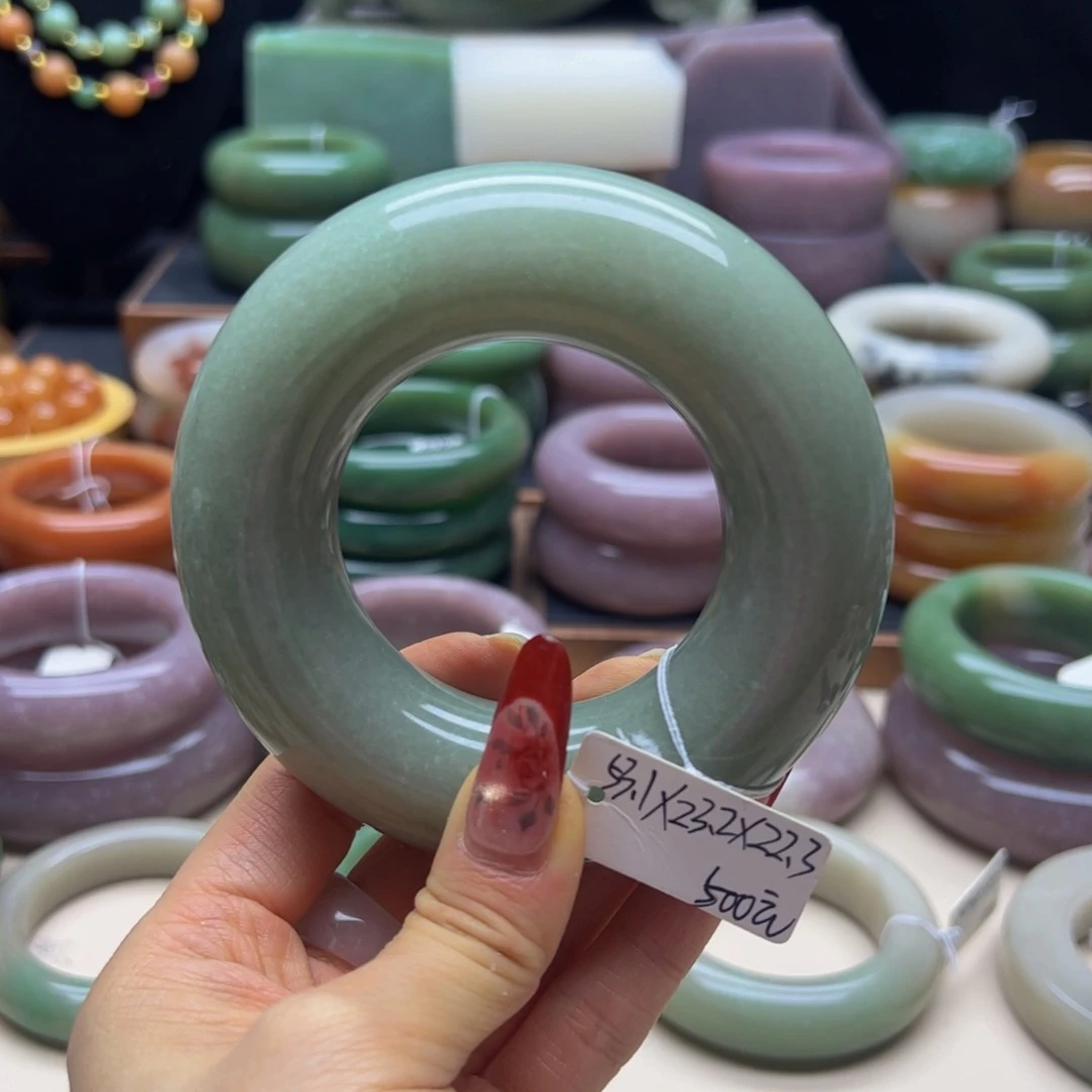 桔***3石英岩玉未镶嵌手镯