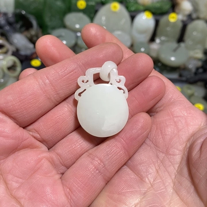 和田玉未镶嵌挂件