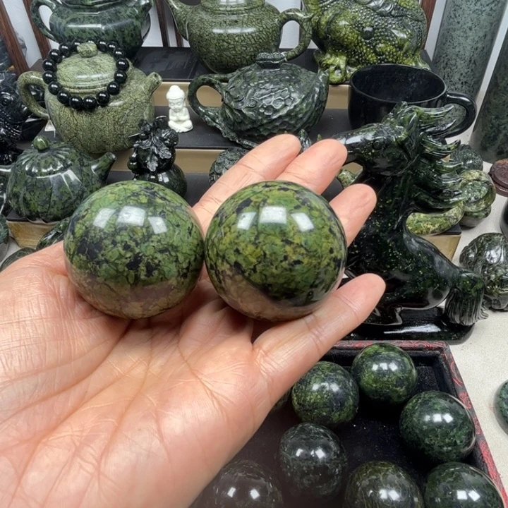 用***2蛇纹石玉未镶嵌手球4公分直径手球西瓜绿