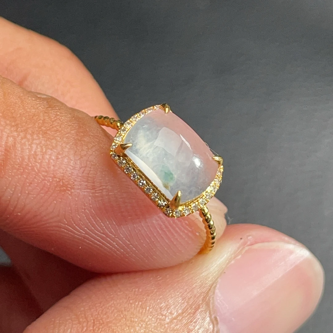 18K金天然翡翠A货-1580高冰马鞍戒指镶嵌钻石K黄珠宝玉石麻花飘花