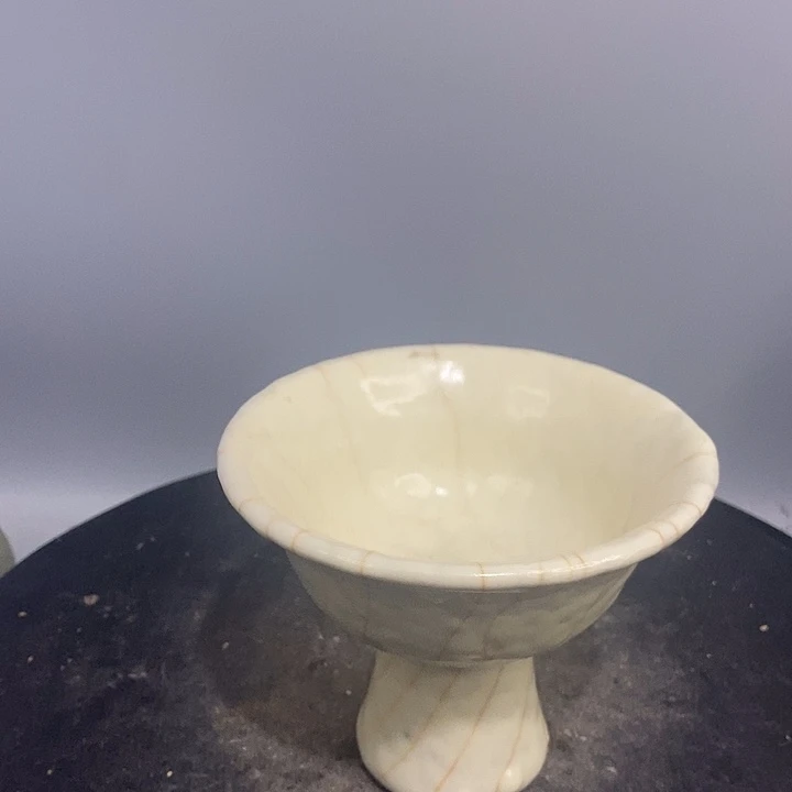官窑高足杯造型美观