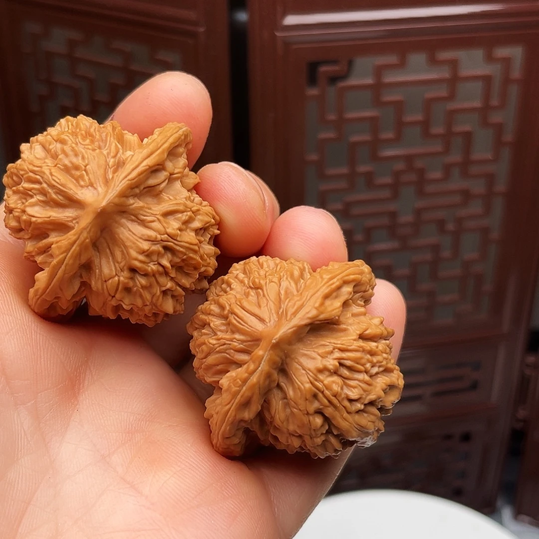 文玩核桃把件盘龙虎头