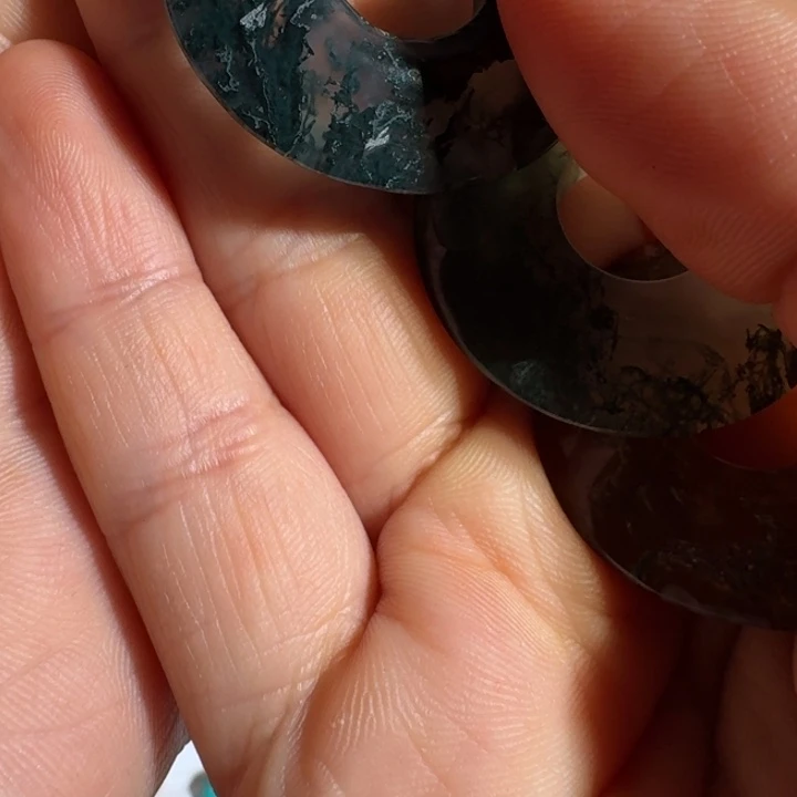 日***）玛瑙/玉髓未镶嵌颈饰