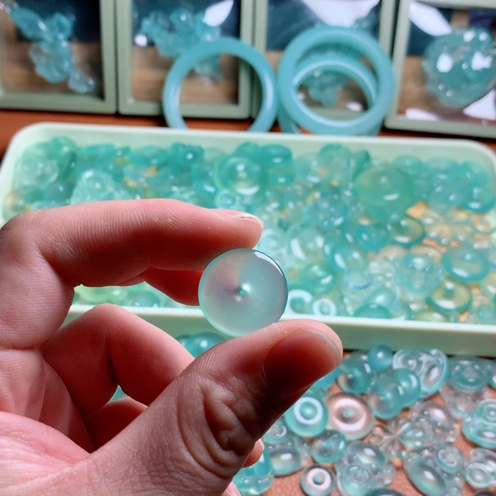 锦***多蛇纹石玉未镶嵌吊坠