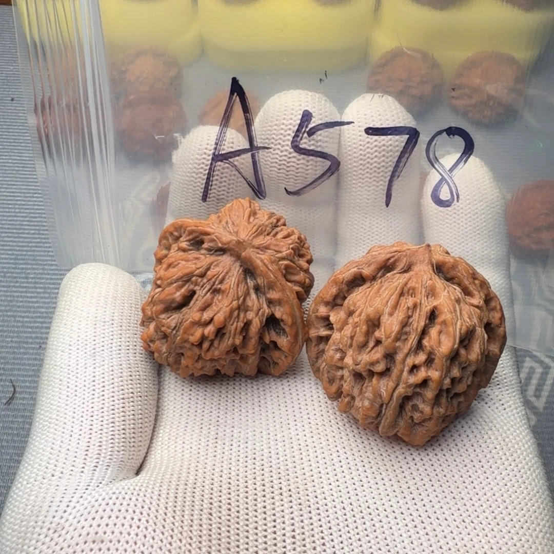 奥****文玩核桃吊坠A578全品一代楼40