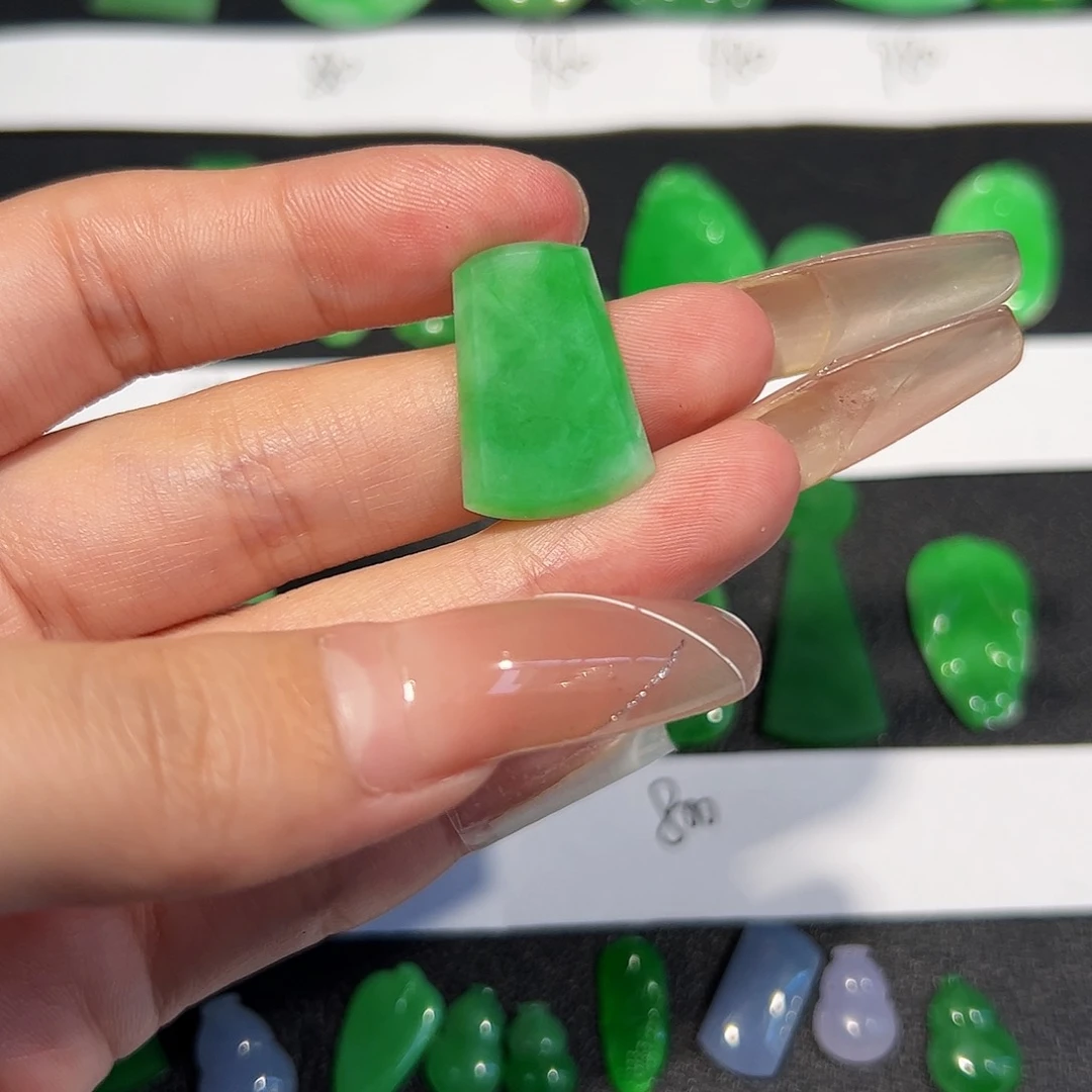 翡翠裸石天然缅甸翡翠