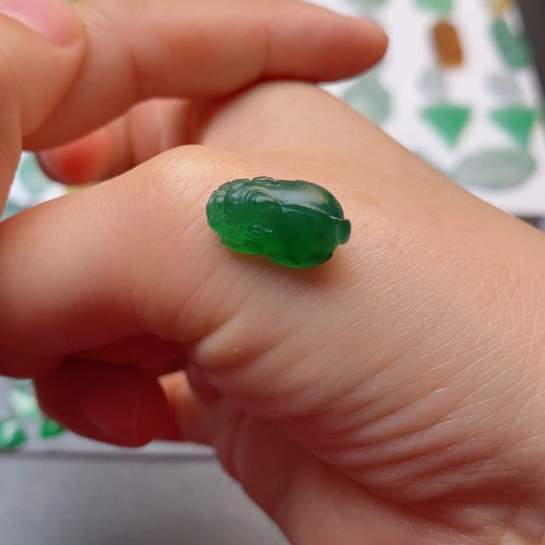 定制翡翠未镶嵌貔貅