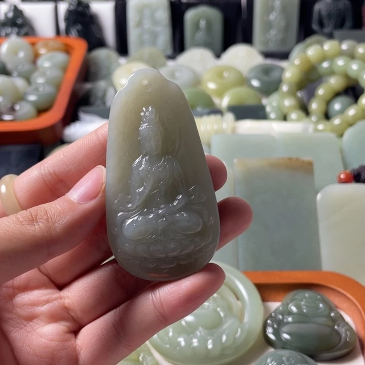 颈饰未镶嵌和田玉
