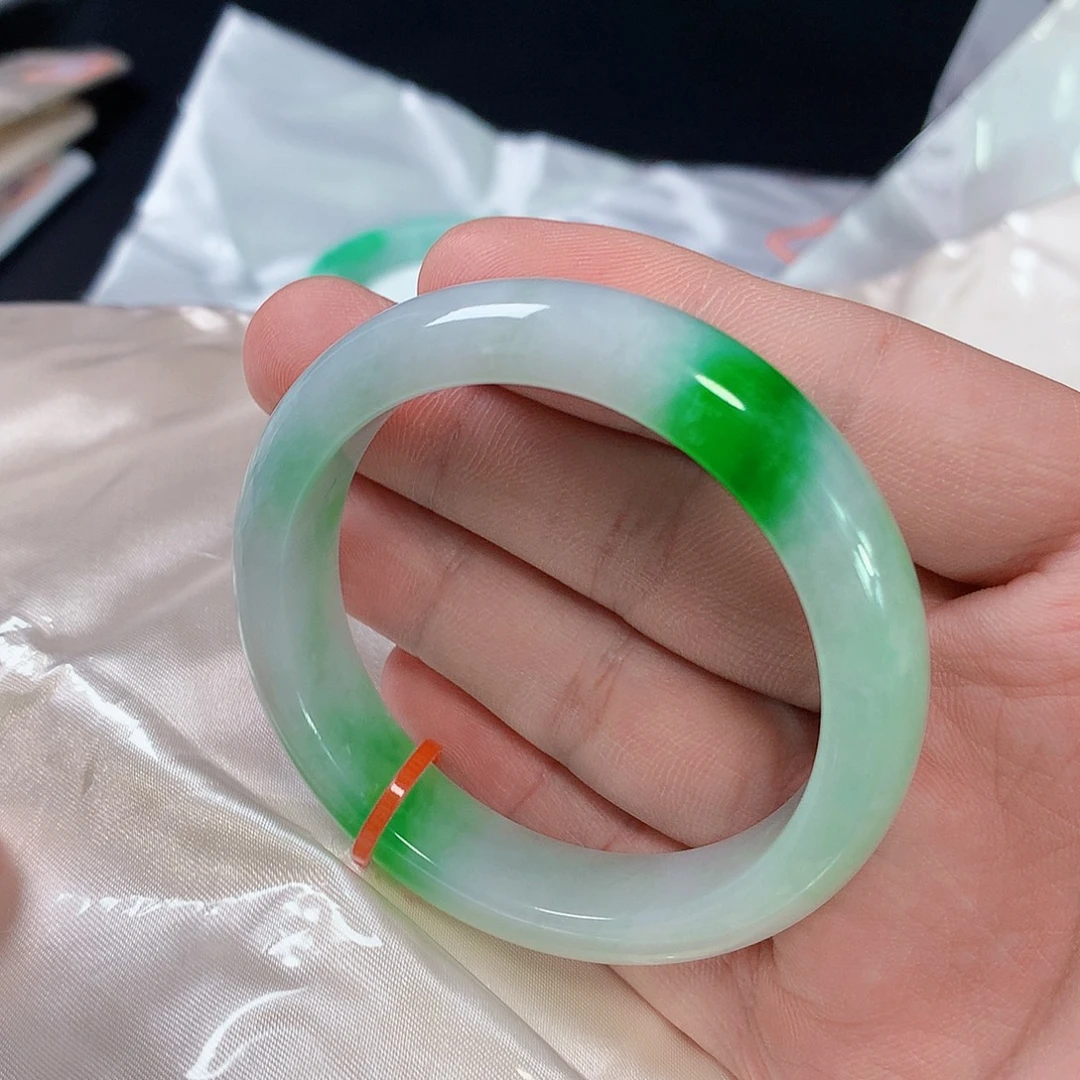 翡翠未镶嵌手镯520