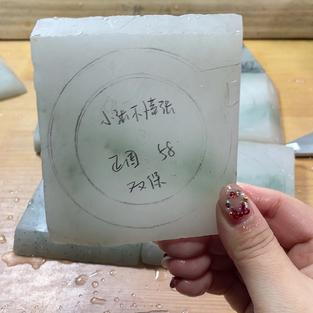 小***.定制石英质玉定制加工
