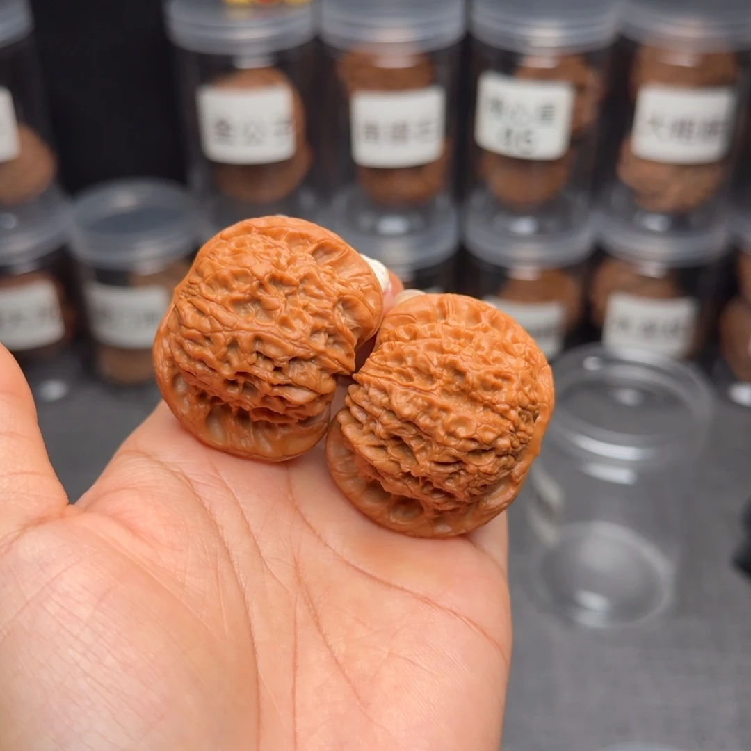 峰***权文玩核桃把件毕业血麒麟