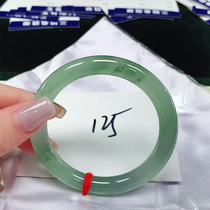 翡翠手镯（圆镯）未镶嵌