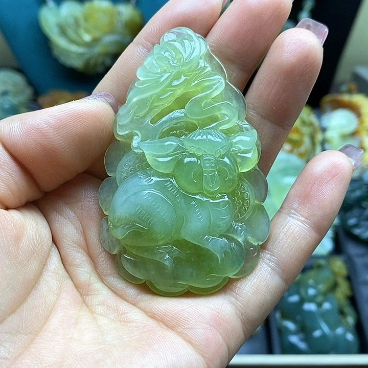 蛇纹石玉未镶嵌挂件