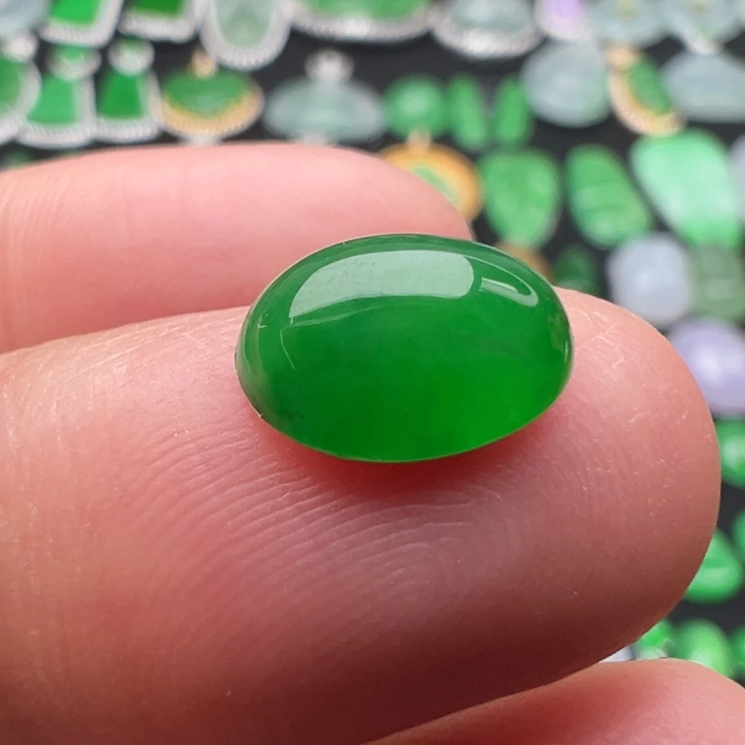 翡翠颈饰未镶嵌蛋9.8