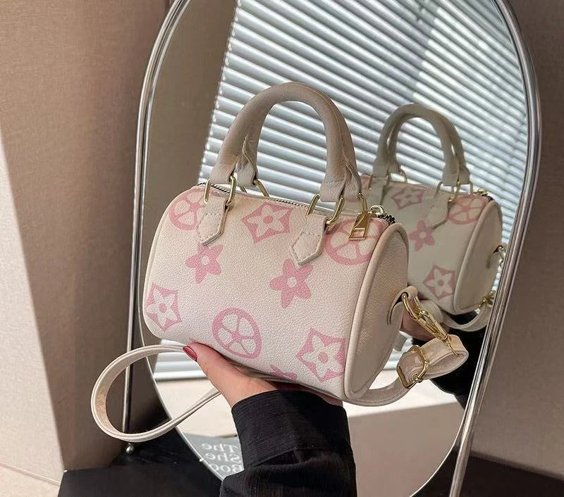 3612-3665这里，牌牌女包，先拍下，主页粉丝群看细节图.