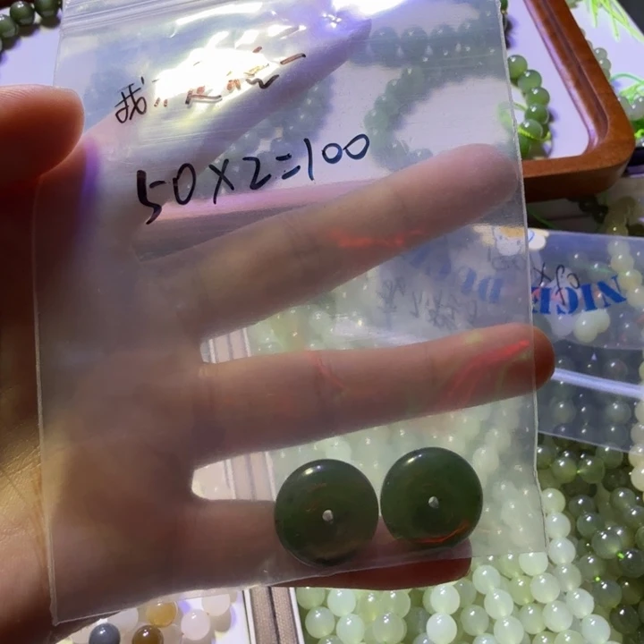 和田玉未镶嵌颈饰我***手