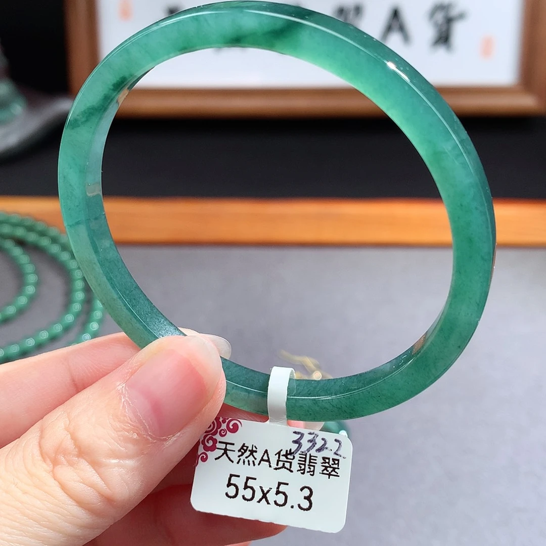 翡翠手镯（圆镯）未镶嵌