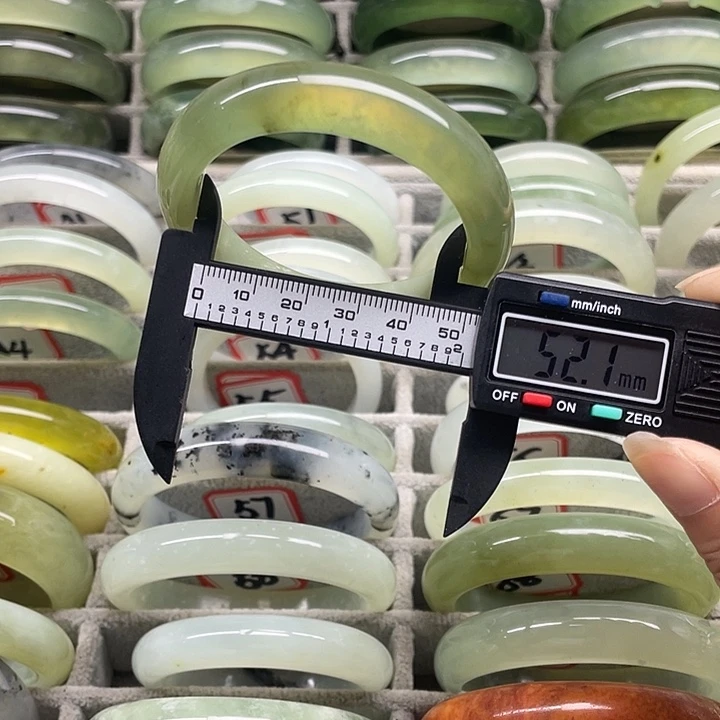 蛇纹石玉未镶嵌手镯45