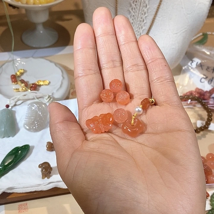 和田玉（糖玉）颈饰未镶嵌