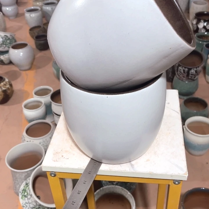 紫砂花盆口径20高度20两只小瑕疵