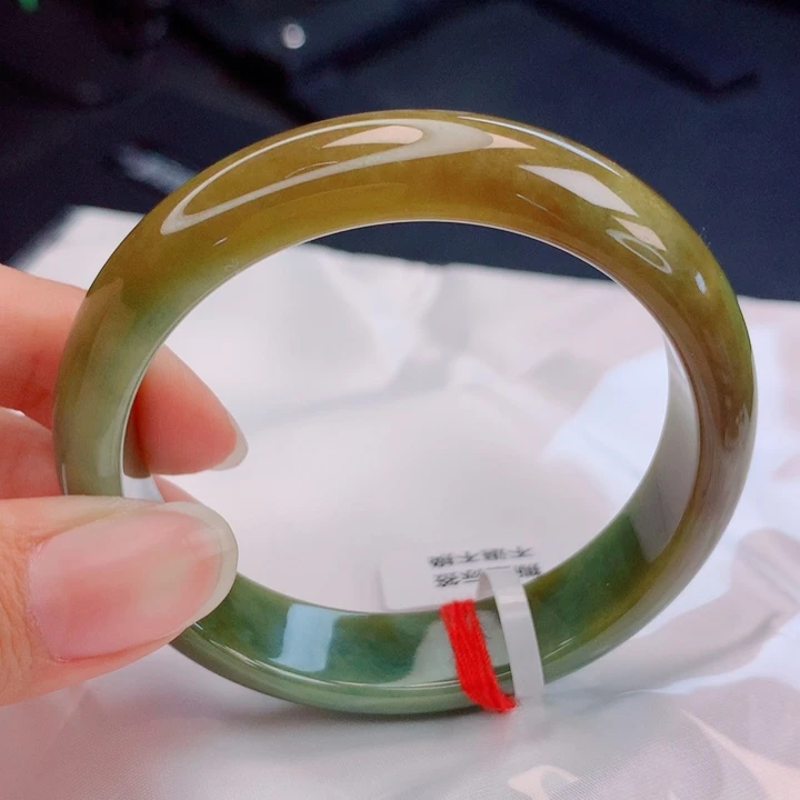 翡翠未镶嵌手镯54圈