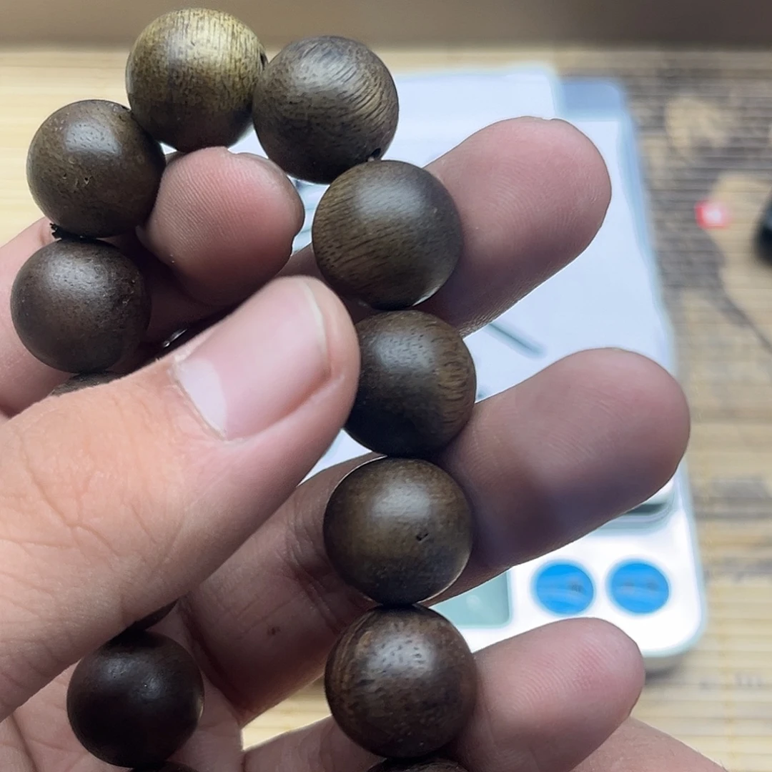 沉香碎屑沉香鹦哥绿