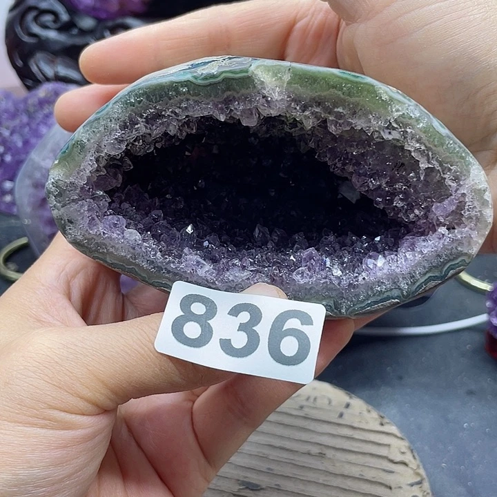 未镶嵌水晶大型摆件（非配饰）