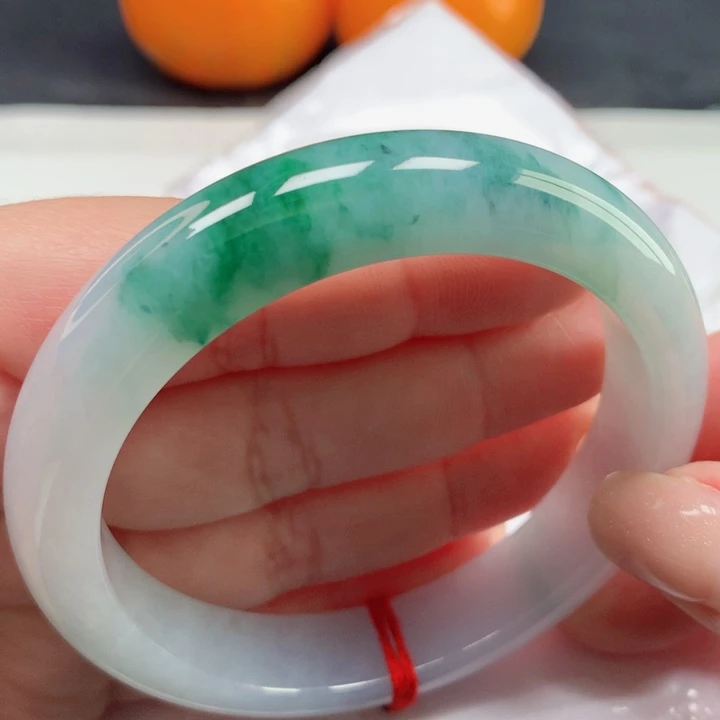 翡翠手镯未镶嵌5556565656