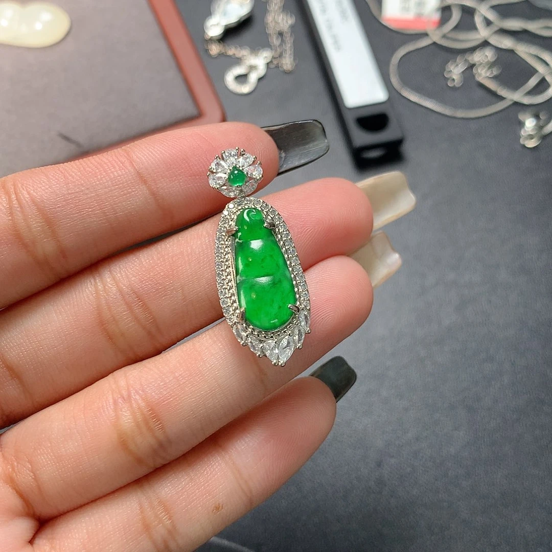 翡翠未镶嵌吊坠(不含链)