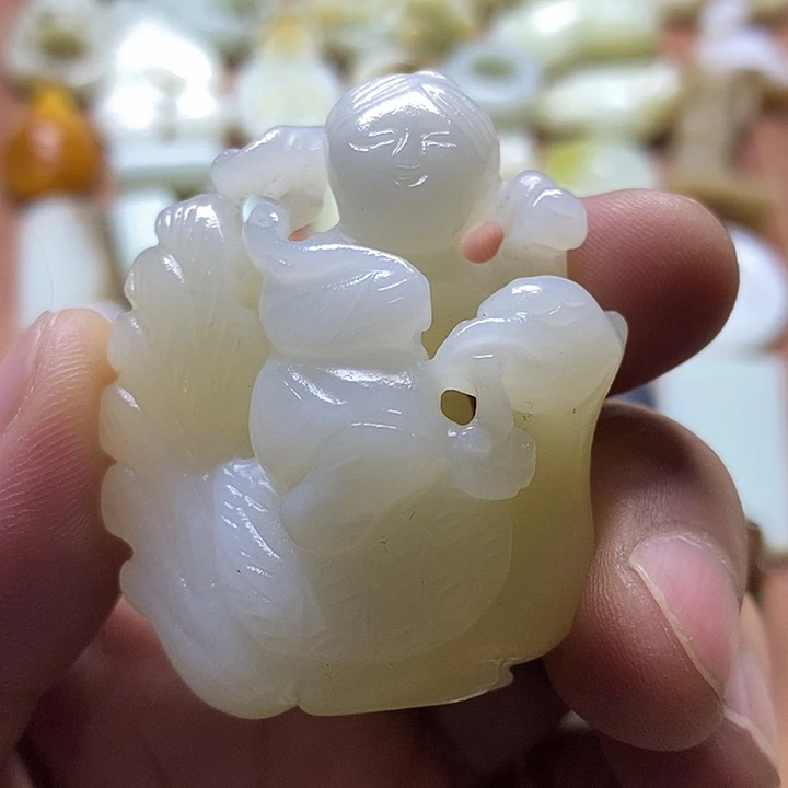 和田玉未镶嵌挂件