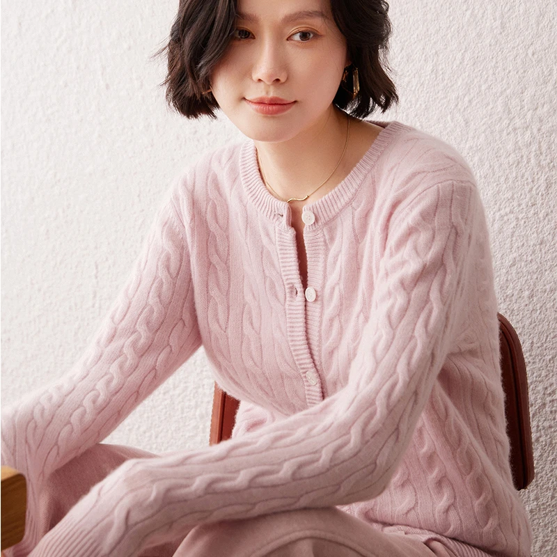 2024秋冬新款麻花羊绒女圆领开衫长袖显瘦打底衫针织百搭纯色外套