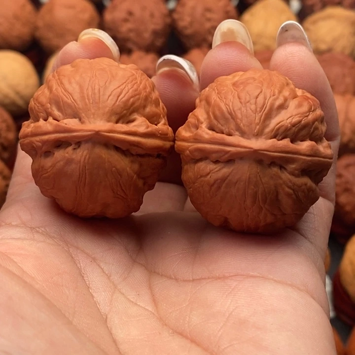 核桃精品文玩核桃手捻虎头