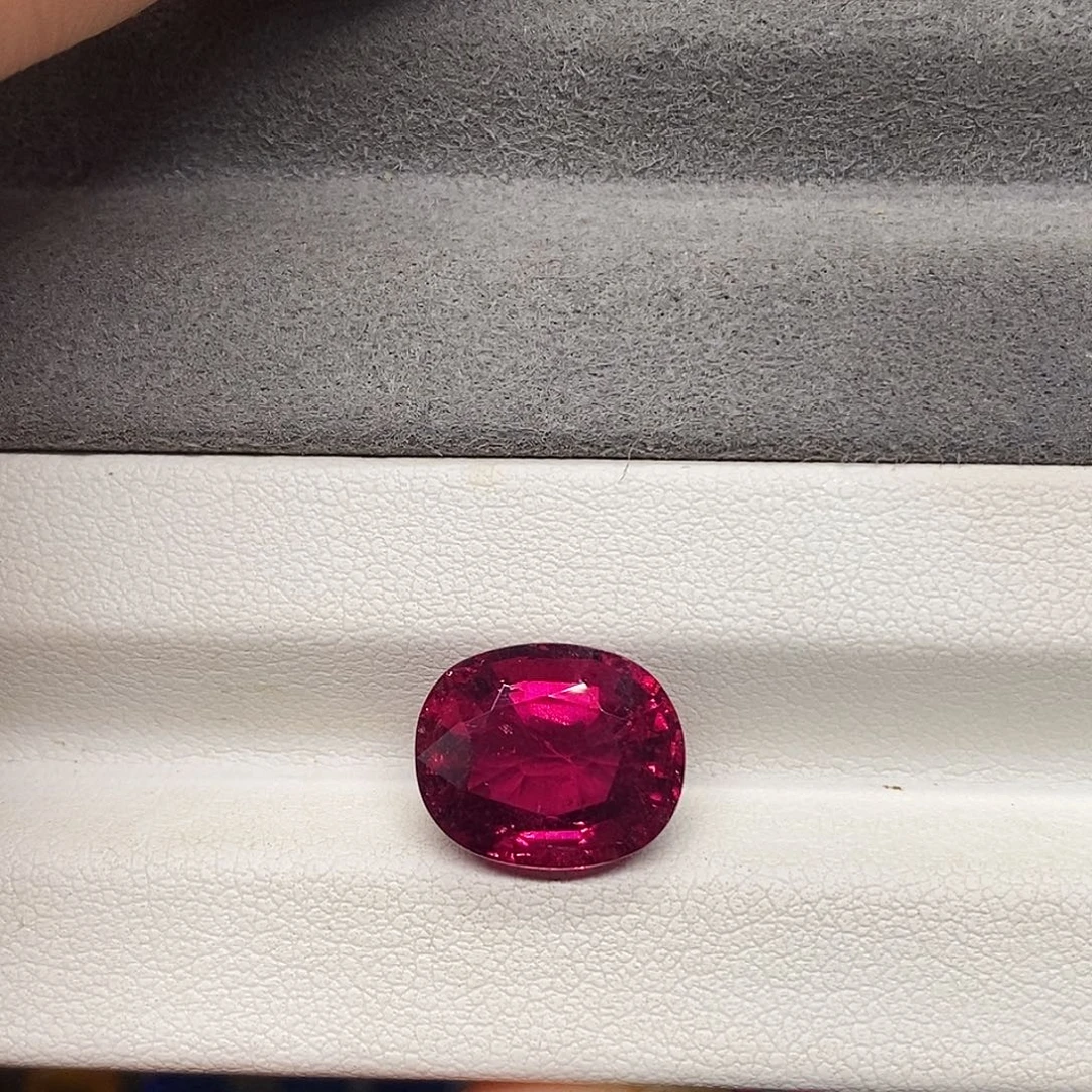 裸石未镶嵌碧玺6.77克拉天然卢比来碧玺