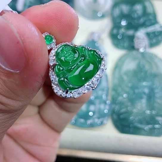 【闪购商品】翡翠颈饰银S925镶嵌天然翡翠