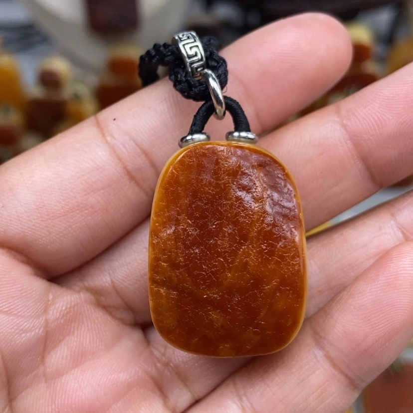 【闪购商品】琥珀颈饰未镶嵌