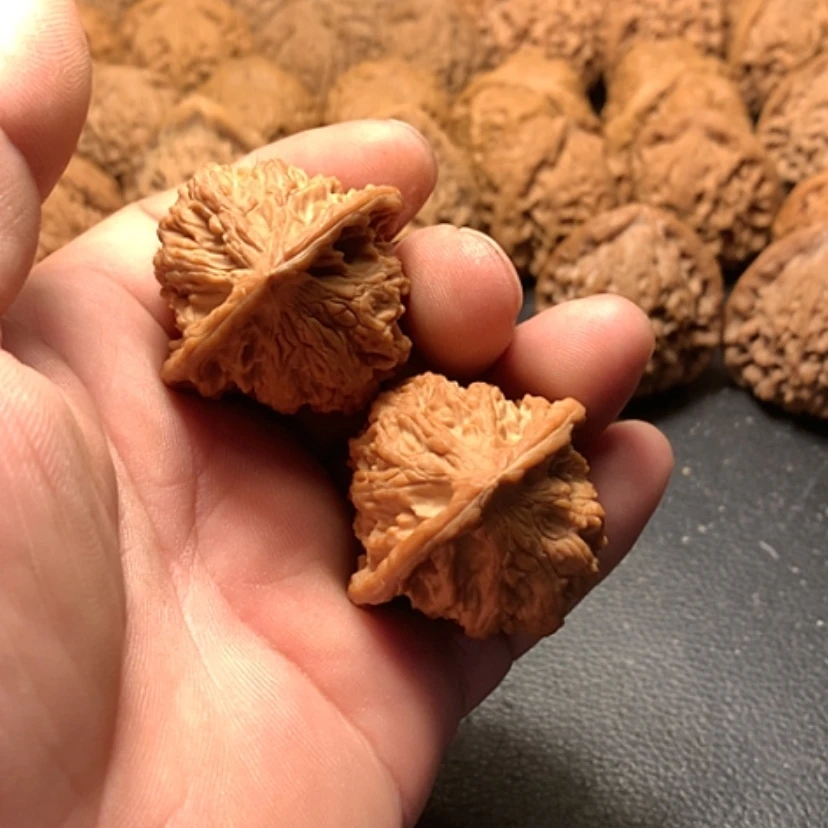 【闪购商品】把件文玩核桃安*红狮子