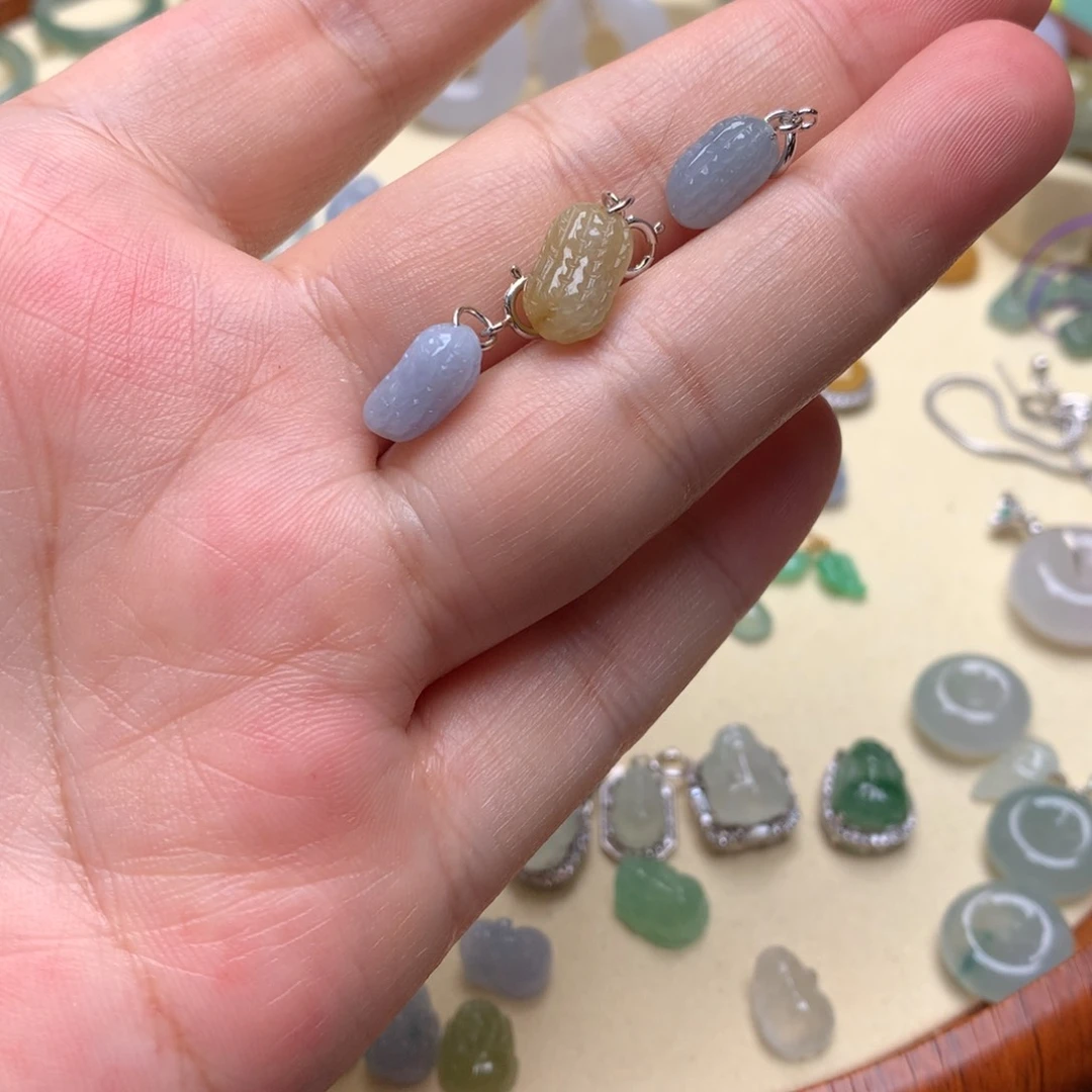 翡翠银S925镶嵌颈饰翡翠花生