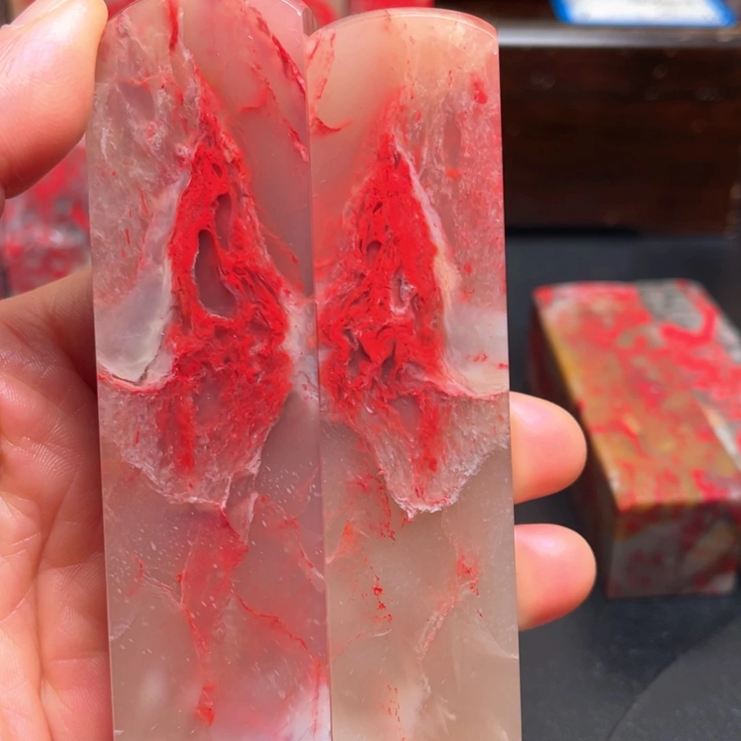 昌化石质*巴林鸡血石