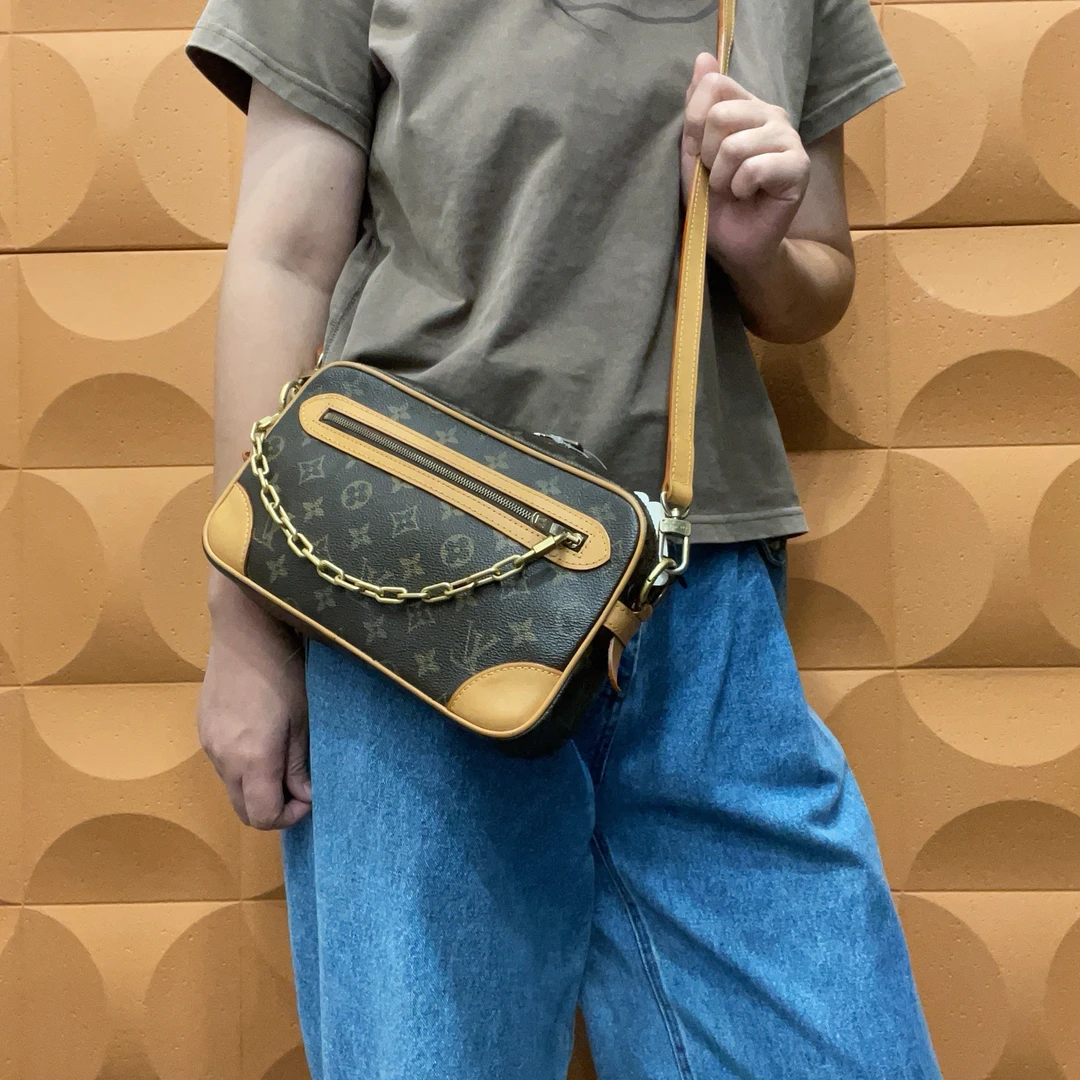95新 LouisVuitton/路易威登 【胖】 23PP05 老花相机斜挎包