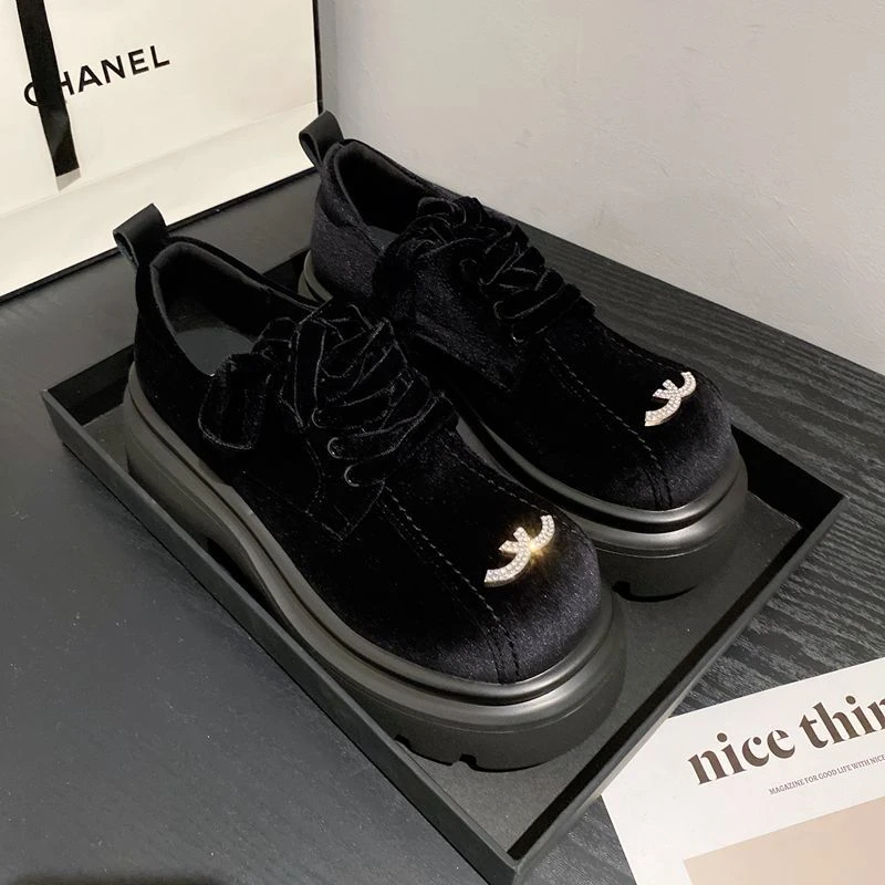 小香风系带水钻增高黑色英伦风厚底小皮鞋女金丝绒气质拉满高定版