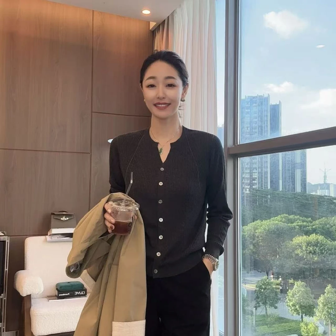 FIGO LOVE气质通勤款车链显瘦大坑条收腰长袖针织开衫25020