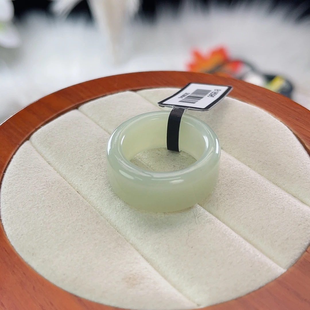 和田玉未镶嵌戒指l14。蜂蜜水圆切。18.2。不退换